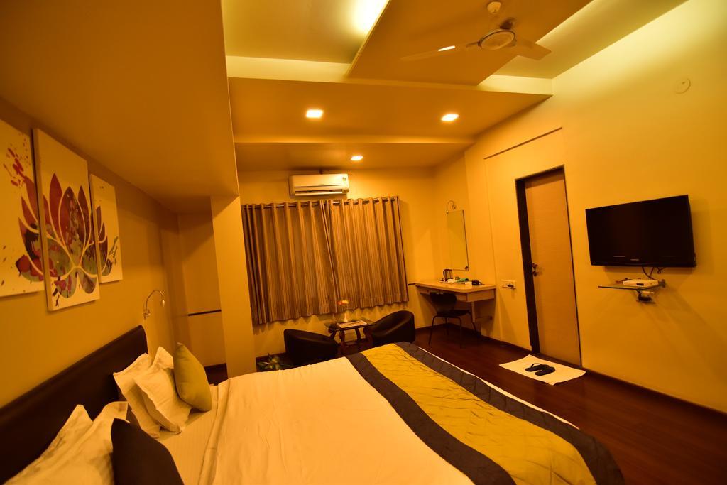 My Bizz Hotel Sapna Pune Eksteriør billede